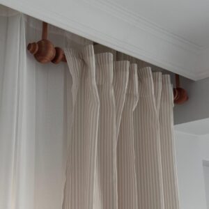 Ahşap Perde Rustik (duvar delmeden -Korniş Uyumlu)